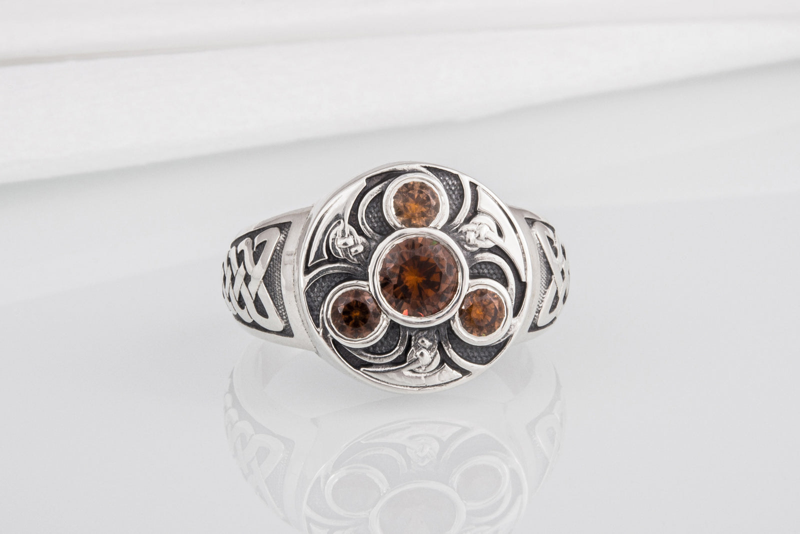 Bague Triquetra et Ornement sertie de pierres — Argent 925
