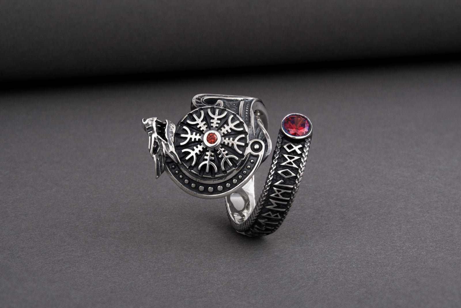 Bague Vegvisir et Loup pierre rouge — Argent 925