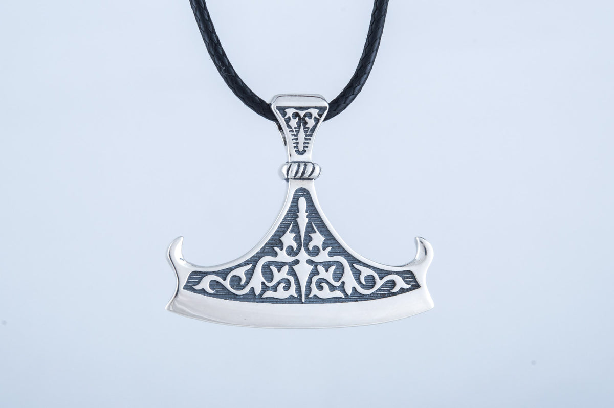 Pendentif Perun et Hache — Argent 925