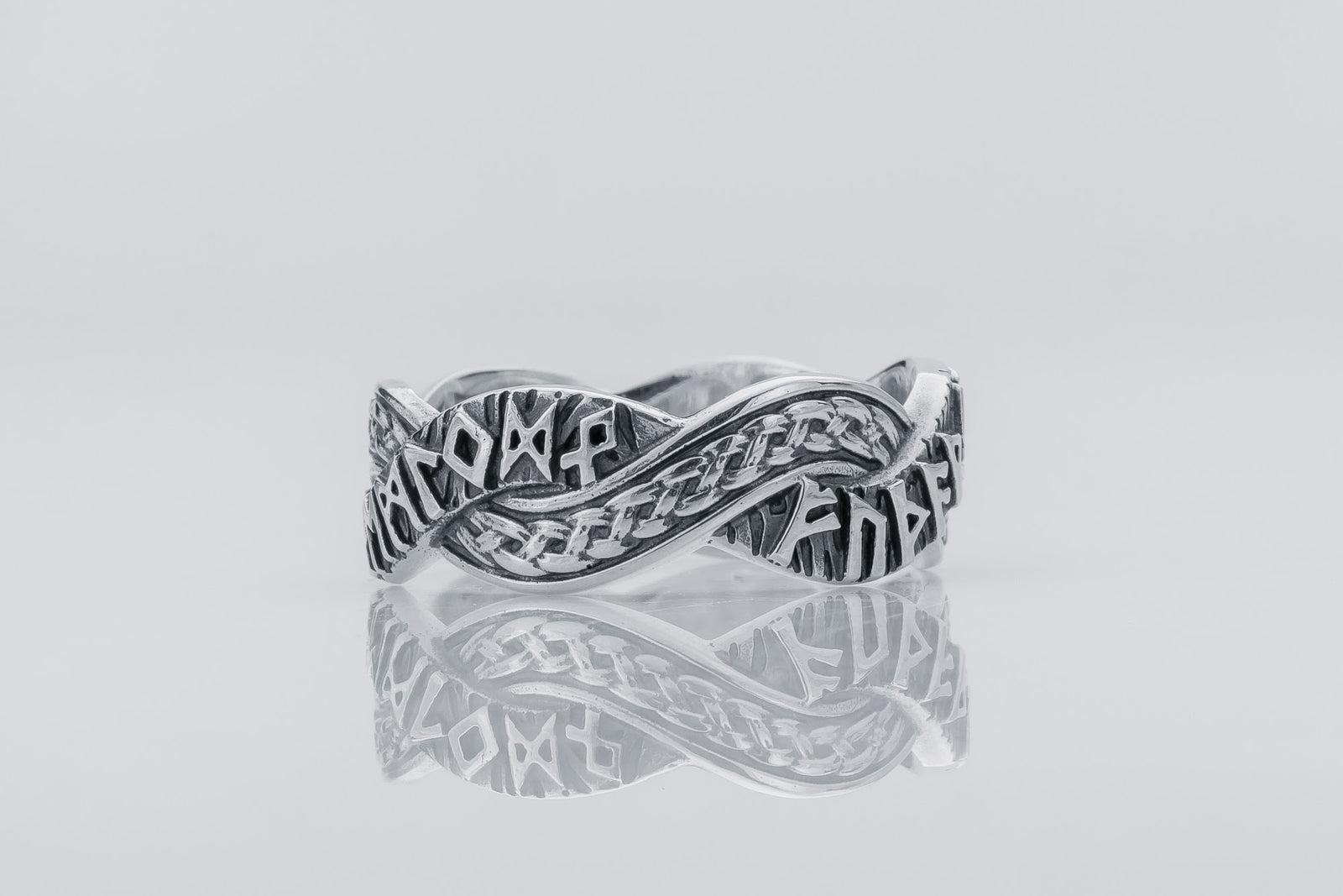 Bague Futhark Ancien et Runes Sigrun — Argent 925
