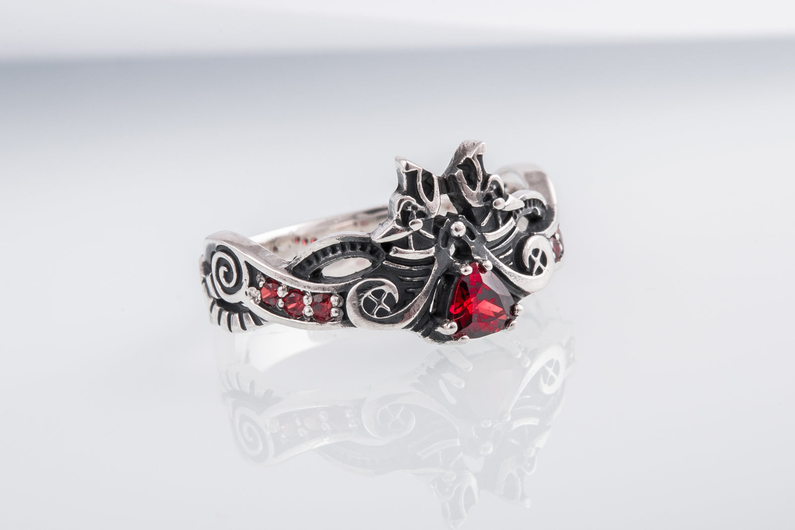 Bague Viking pierre rouge — Argent 925