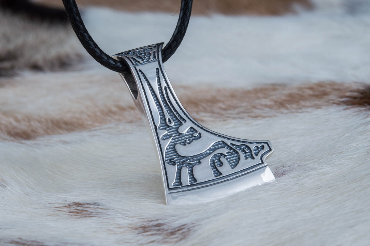 Pendentif Hache et Ornement Veles — Argent 925