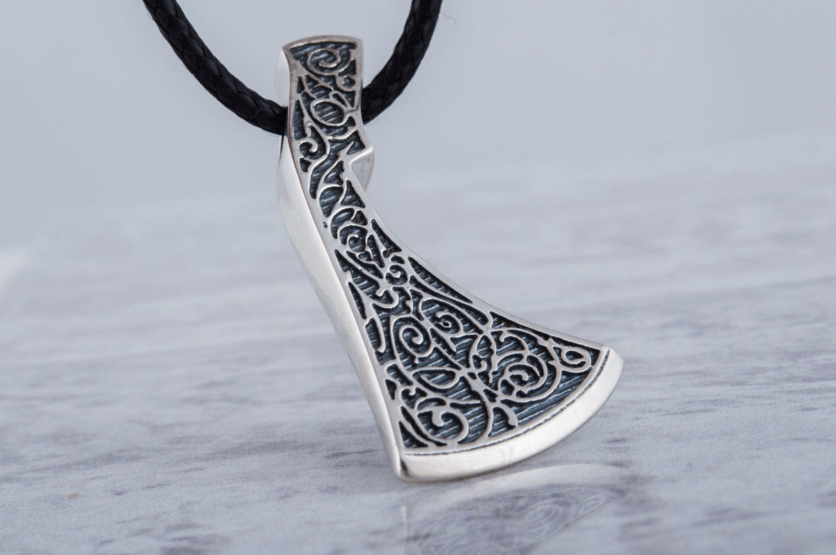 Pendentif Hache et Ornement Arme — Argent 925