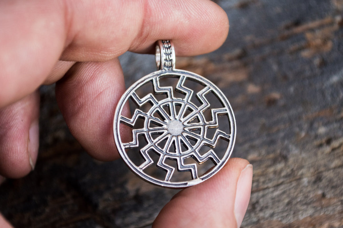Pendentif Soleil Noir Alva — Argent 925