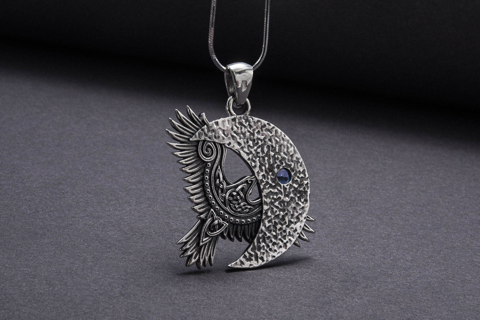 Pendentif Corbeau serti de pierres — Argent 925
