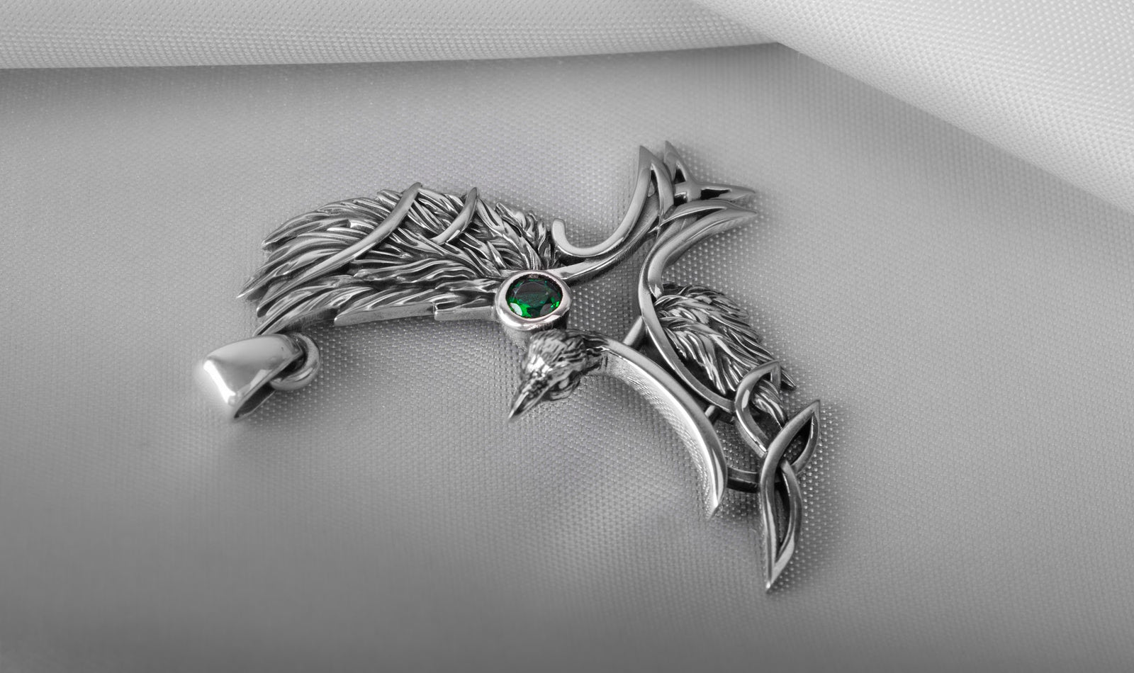 Pendentif Corbeau et Nœud Celtique pierre verte — Argent 925