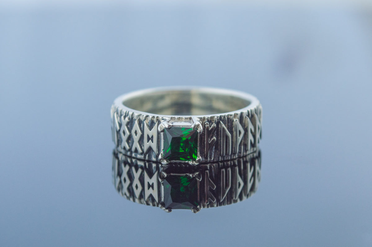 Bague Runes et Zircon Cubique pierre verte — Argent 925