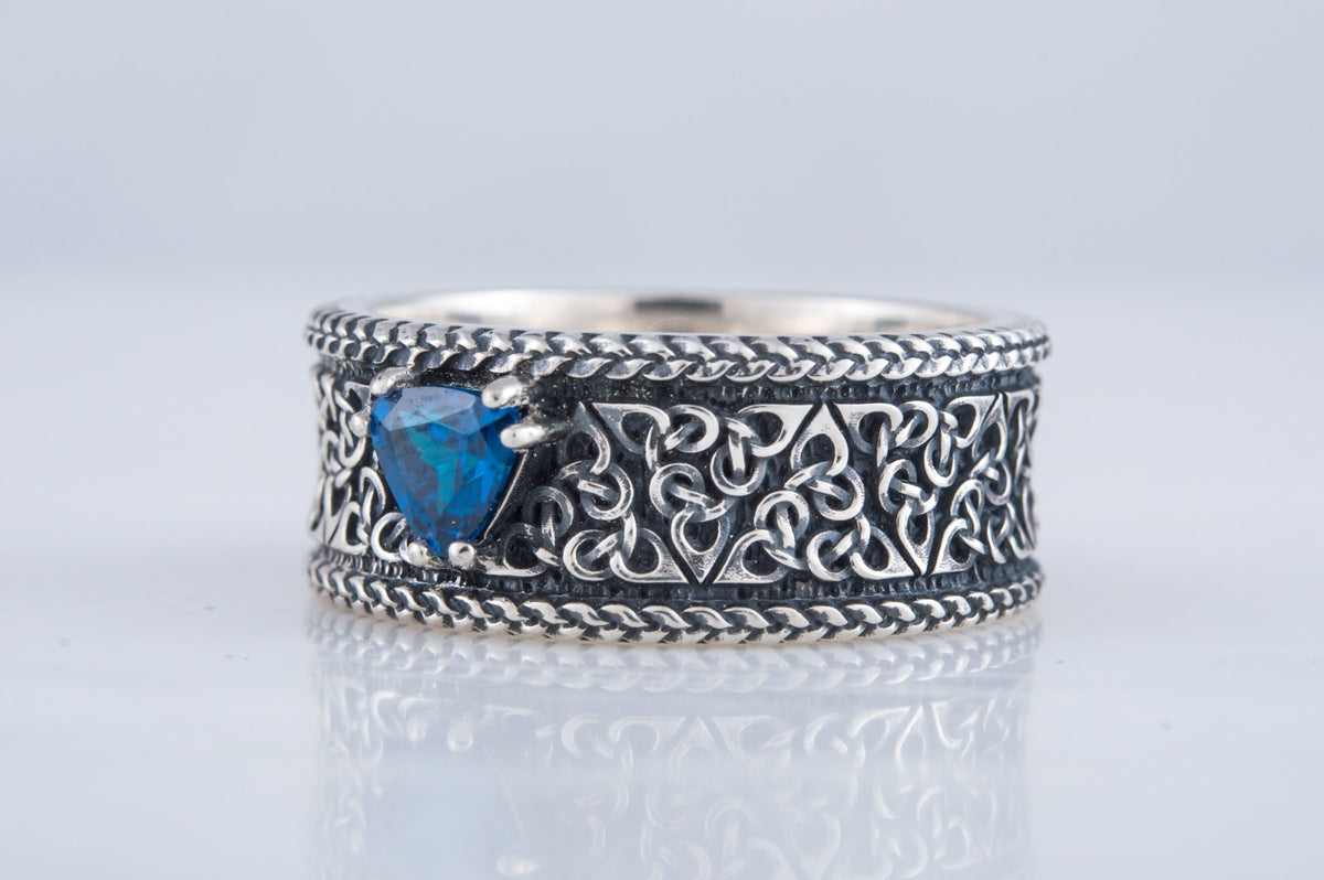 Bague Ornement et Triquetra sertie de pierres — Argent 925