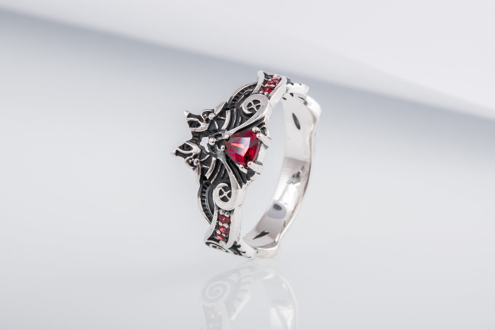 Bague Viking pierre rouge — Argent 925