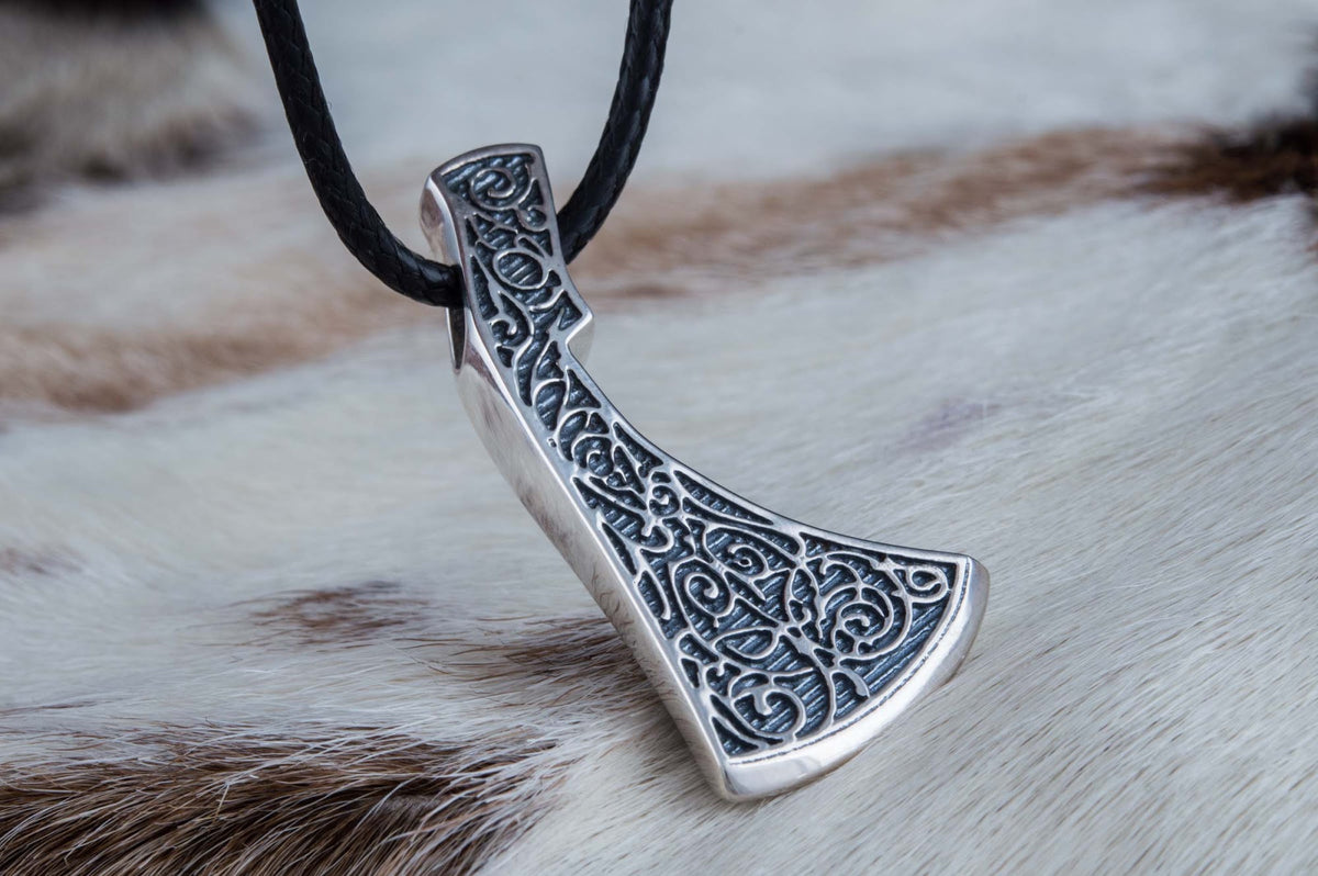 Pendentif Hache et Ornement Arme — Argent 925
