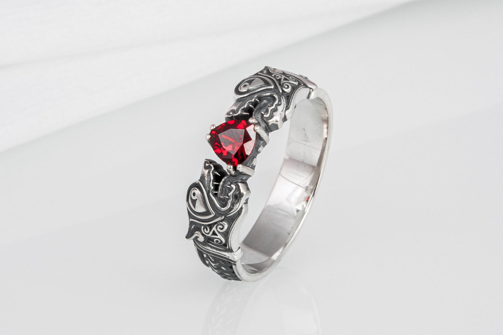 Bague Loup et Fenrir sertie de pierres — Argent 925