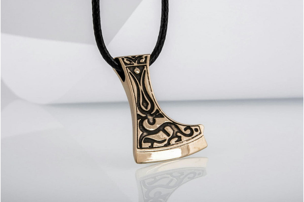 Pendentif Hache et Ornement Veles — Bronze