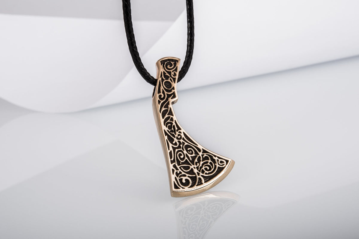 Pendentif Hache et Ornement Mokosh — Bronze