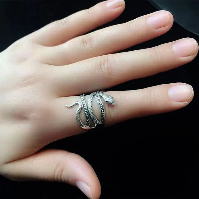 BAGUE SERPENT DOMINANT (ARGENT) - Viking Héritage