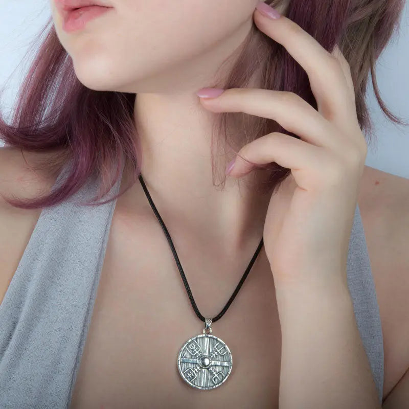 COLLIER BOUCLIER VIKING (ARGENT) - Viking Héritage